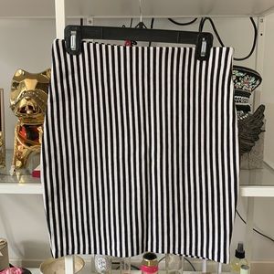 Stripe mini skirt with zipper